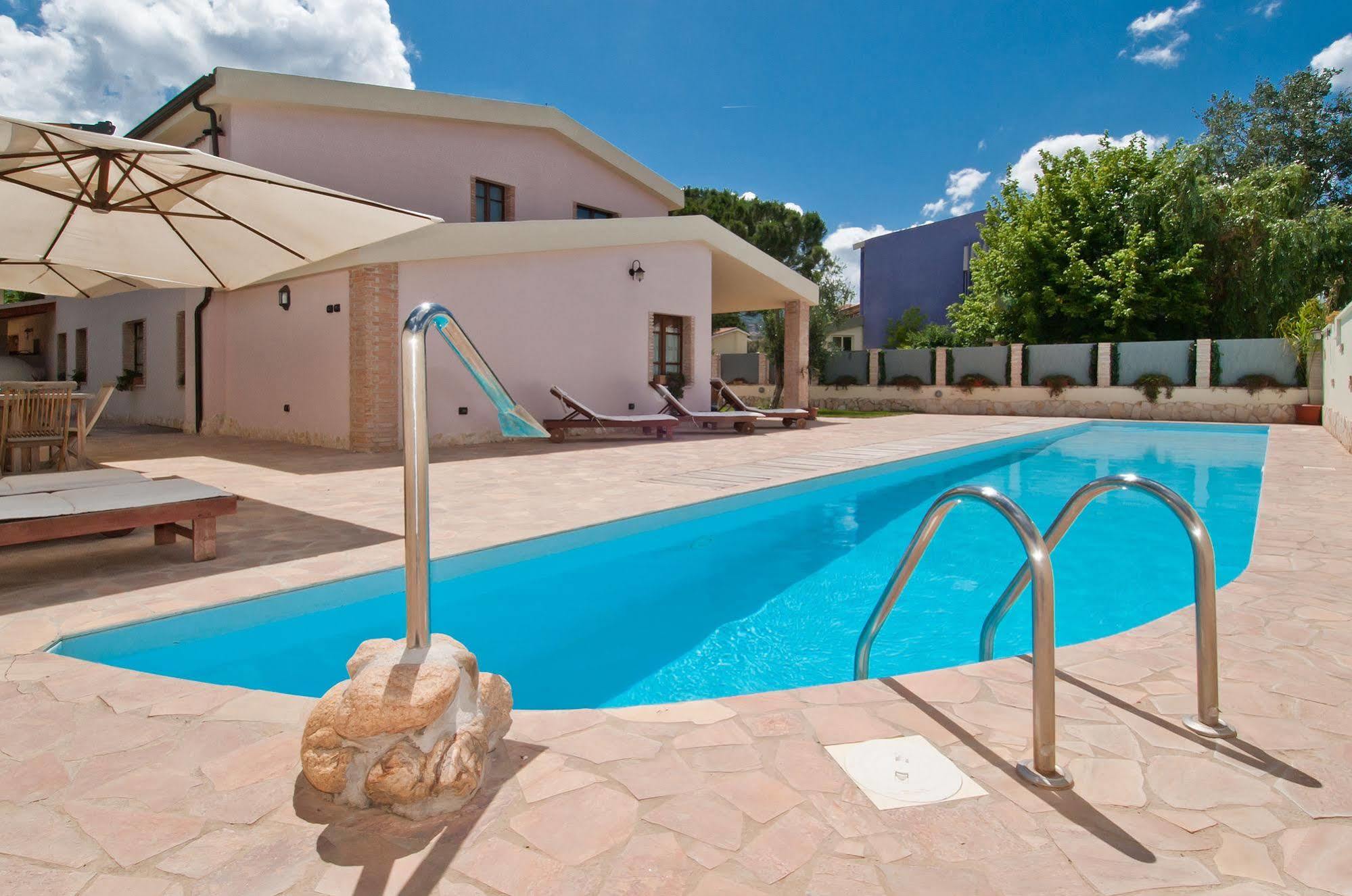 Gentarrubia Bed & Breakfast Capoterra Exterior photo